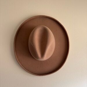 GIGI PIP x Cara Loren Tan Hat